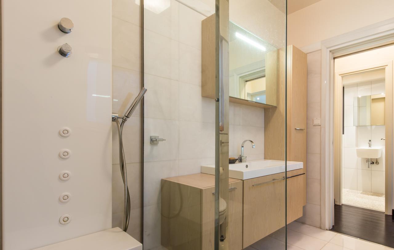 Pantheon Luxurious Flat Lägenhet Aten Exteriör bild